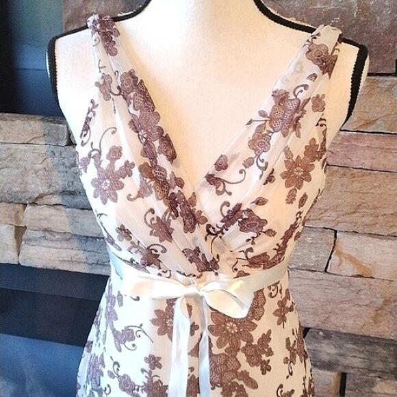 Faith❤️ Passion Flowy Dress - Picture 2 of 10